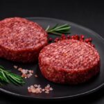 Attention ! Alerte sanitaire : Des steaks hachés et de la viande hachée massivement retirés des rayons de plusieurs supermarchés ! Protégez votre santé !