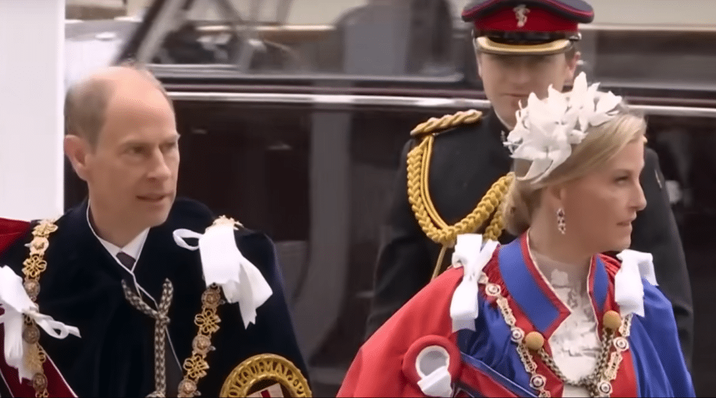 "Un accord secret conclu entre Charles III et le prince Andrew"