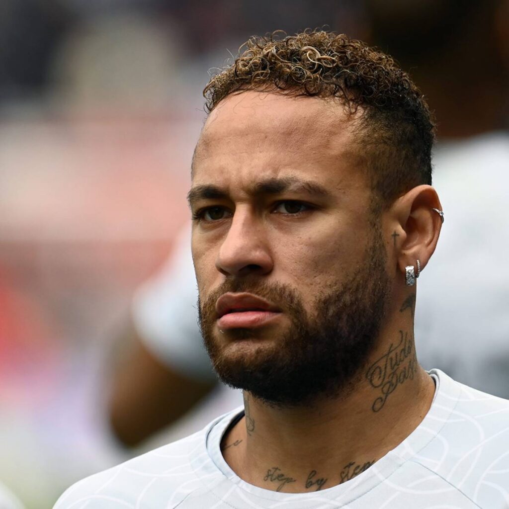 Neymar au coeur d'un scandale : Une ex-employée porte plainte pour travail non déclaré